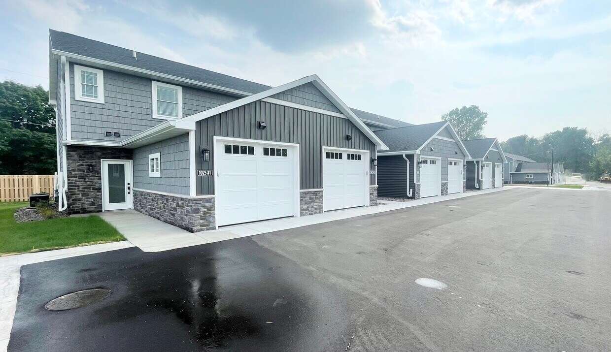 1025 S Nicolet Rd, Appleton, WI 54914 Townhome Rentals in Appleton WI