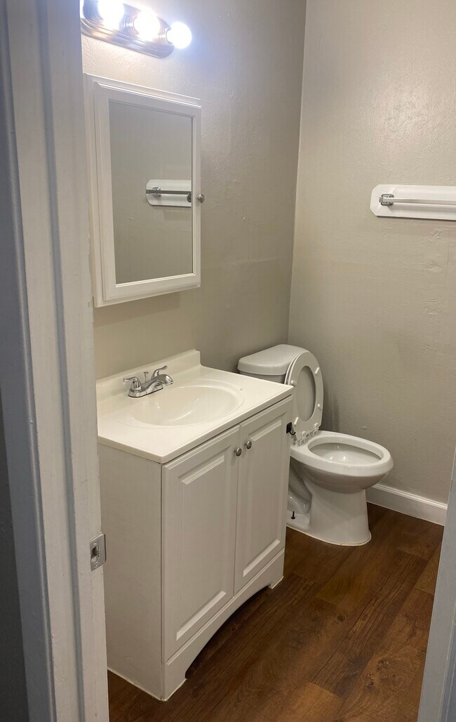 Similar Description - MB Country Meadow Apartments