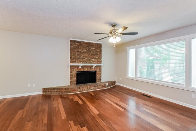 Building Photo - 170 Hyde Park Ct