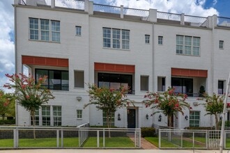 Building Photo - 8711 Oak Kolbe Ln