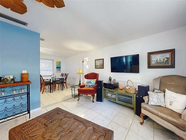 Building Photo - Charming 2-bedroom, 1-bath home
