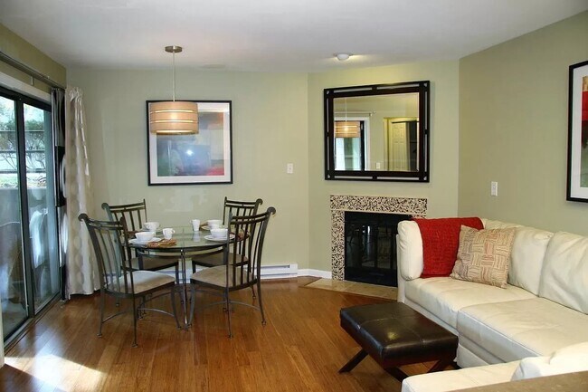 Foto del edificio - 3735 Birchwood Dr