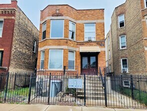 Building Photo - 1512 N Kedvale Ave