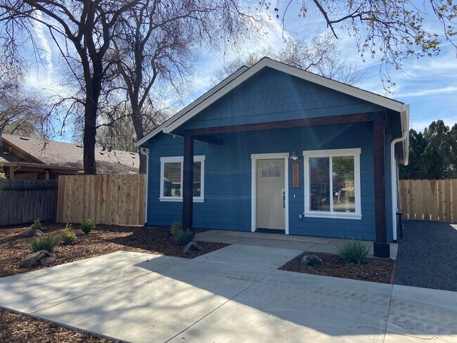 Foto del edificio - Brand new 2 bedroom house with fenced yard...