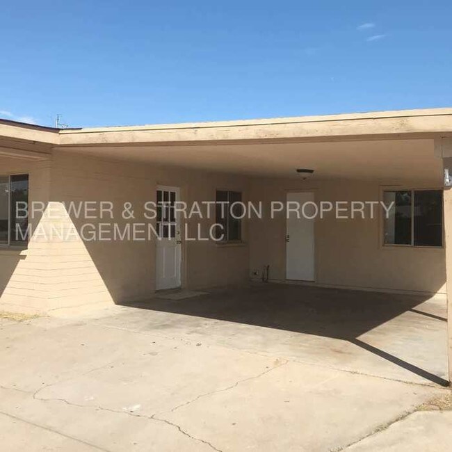 Building Photo - 2240 W Cholla St