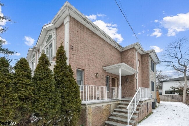 Foto del edificio - 135 Grove St