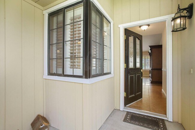 Building Photo - 9749 Northridge Way