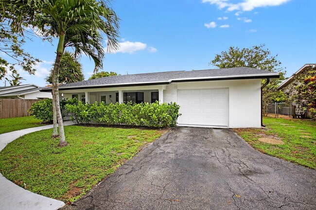 Building Photo - 725 Heron Dr