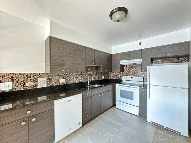 Foto del edificio - 1639 Oakwood Ave