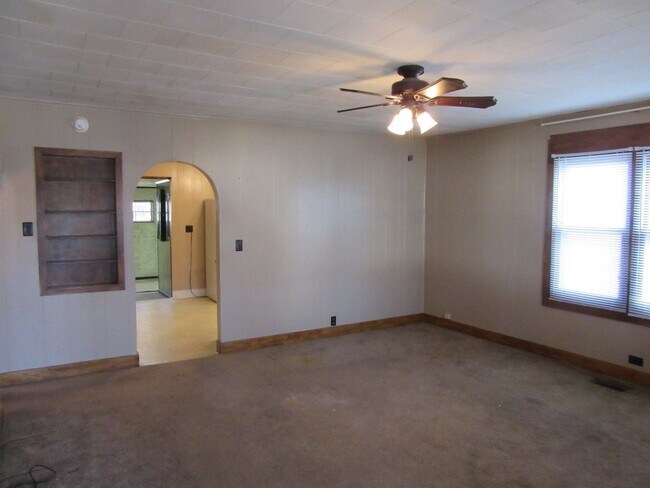 Building Photo - 2 br, 1 bath House - 415 Barton St