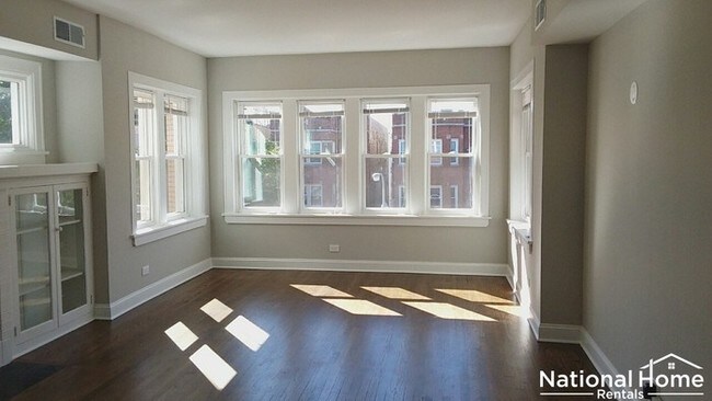 Foto del edificio - 4826 W George St