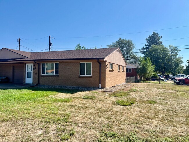 Building Photo - 3 bed 2 bath Duplex in Lakewood! **Section...