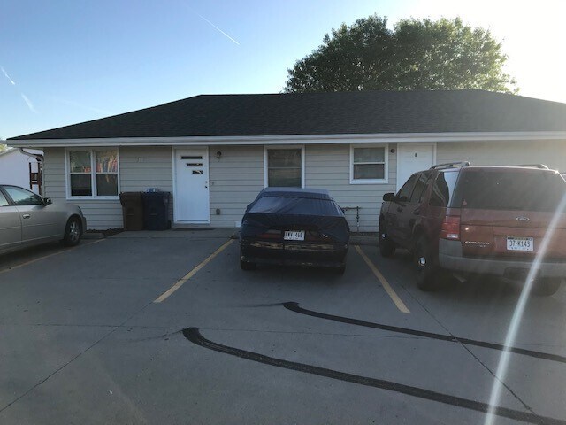 Foto principal - 310 Galvin Rd N