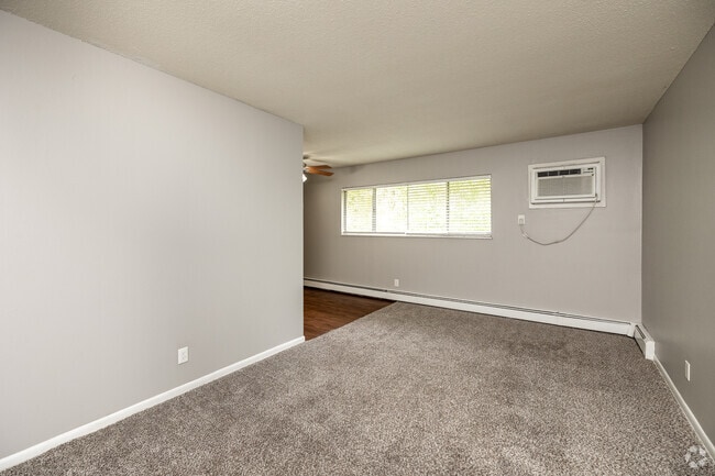 1BR, 1BA - 750 SF - Living Room - Urban Green Apartments