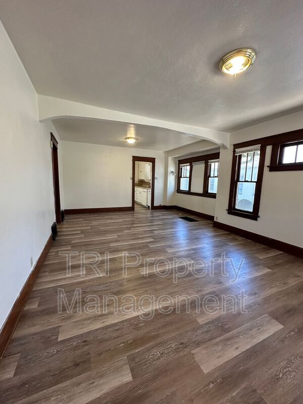 Foto del edificio - 1938 8th Ave