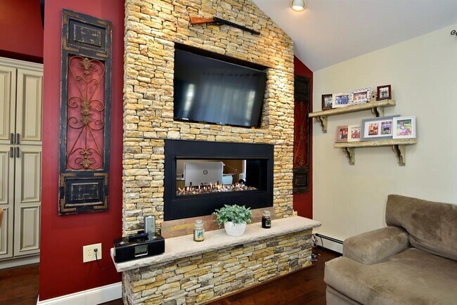 Foto del edificio - 62 Reposa Sq