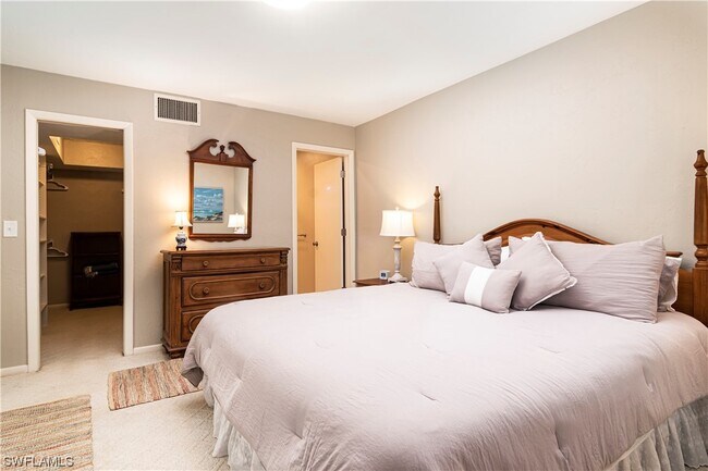 Building Photo - 3113 Riviera Dr