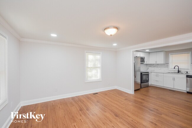 Building Photo - 4687 Clemmons Dr