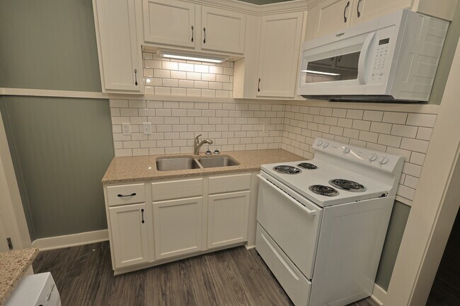 Building Photo - 621 Kiowa St
