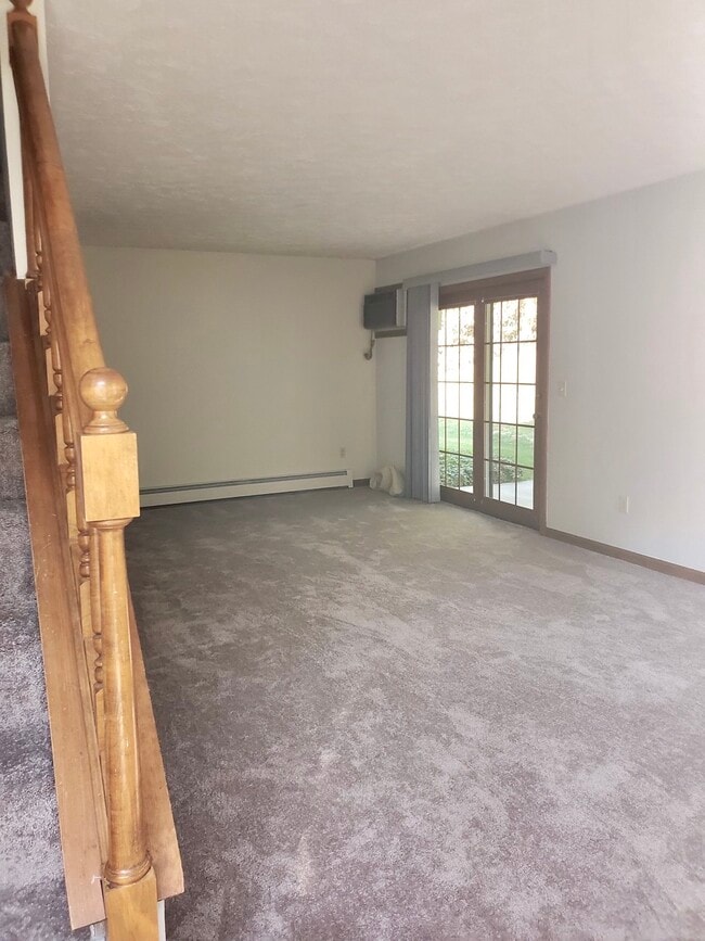 Building Photo - 61 Deer Run Trl