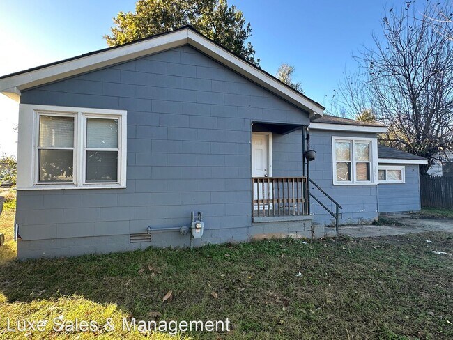 Foto del edificio - 3 br, 1 bath House - 2001 East Harlow Place