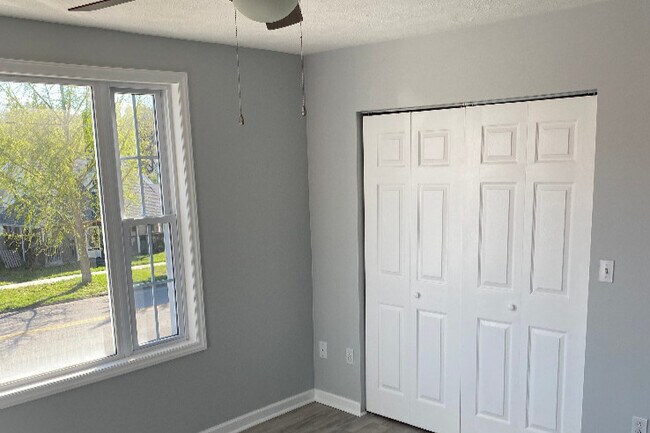 Bedrooms - 1014 6th Ave