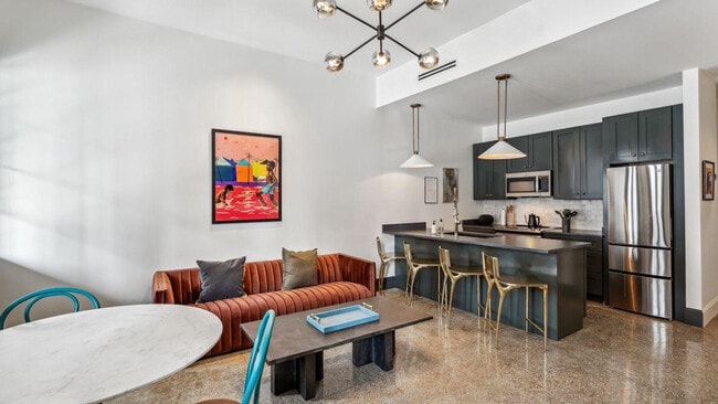 Foto del edificio - 310 N Rampart St