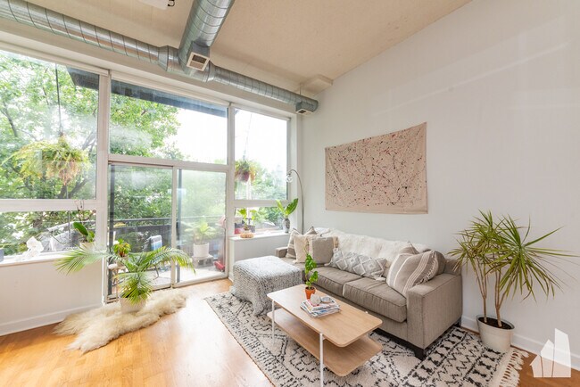 Foto del edificio - 4131 W Belmont Ave