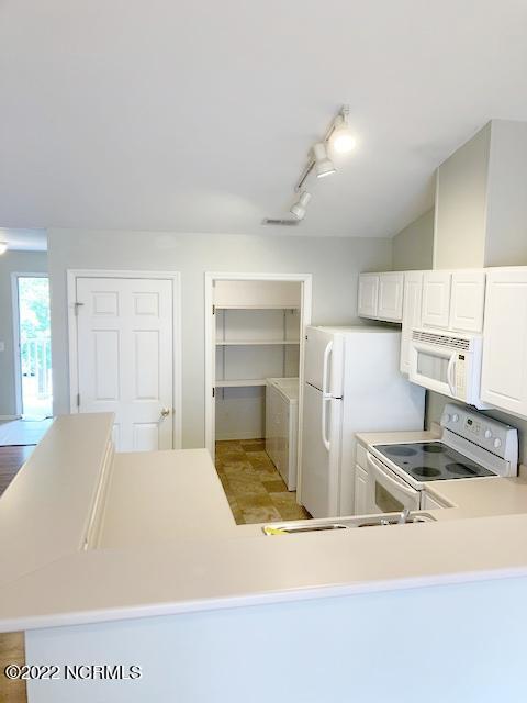 Foto del edificio - 2227 Locksley Woods Dr