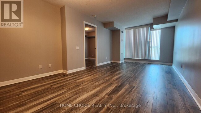 Photo du bâtiment - 525-525 Wilson Ave