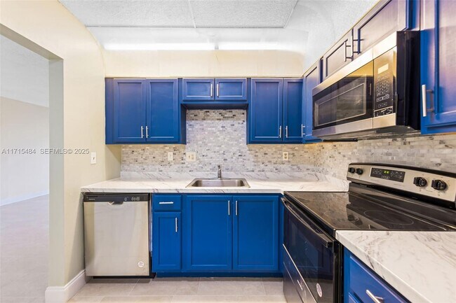 Foto del edificio - 2860 Somerset Dr