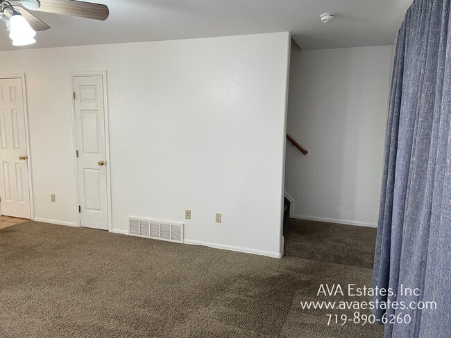 Building Photo - 246 W Coral Dr