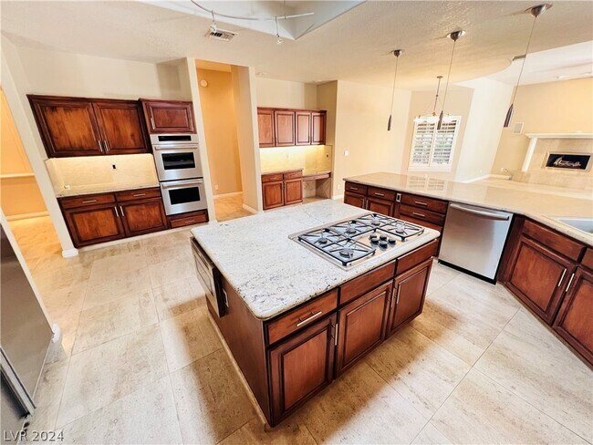 Building Photo - 7408 Silver Palm Ave