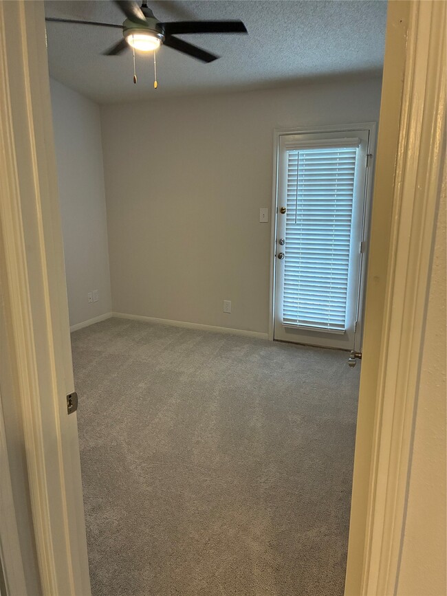 Building Photo - 2121 Hepburn St