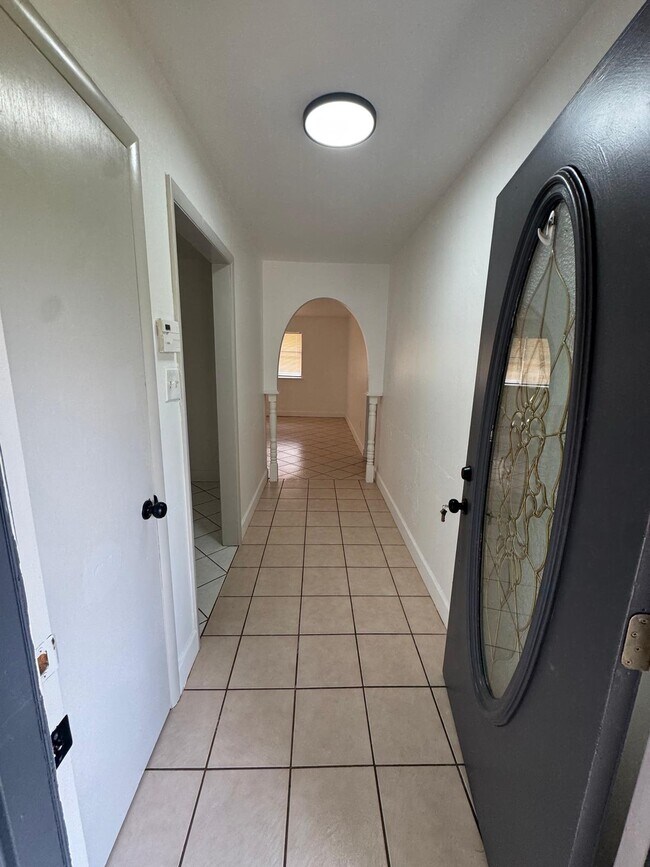 Foto del edificio - 5607 NW Beechwood Dr