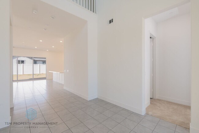 Building Photo - 15437 La Subida Dr
