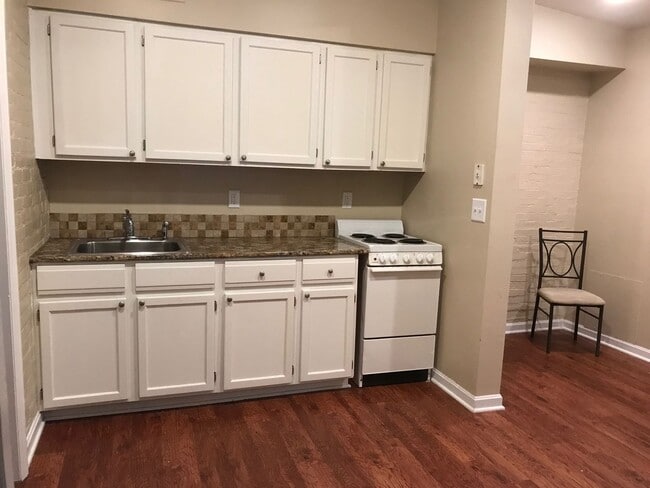 Building Photo - 51 S 21st St