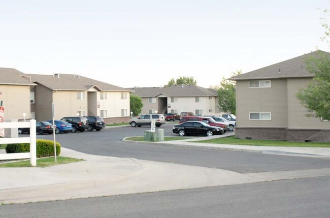 Building Photo - 1680 E 300 S