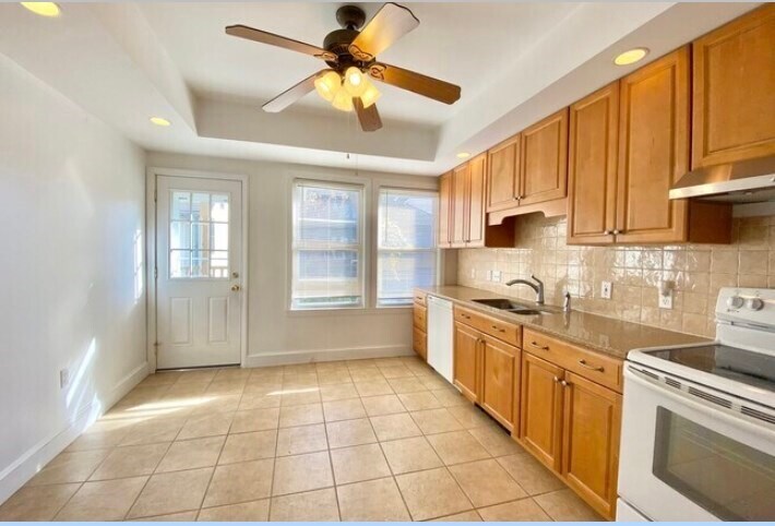 Foto principal - 193 Fuller St