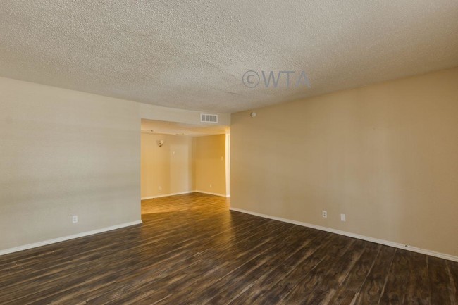 Building Photo - 3 bedroom in San Antonio TX 78213