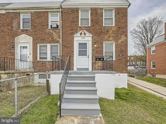 Building Photo - 3744 Elmley Ave
