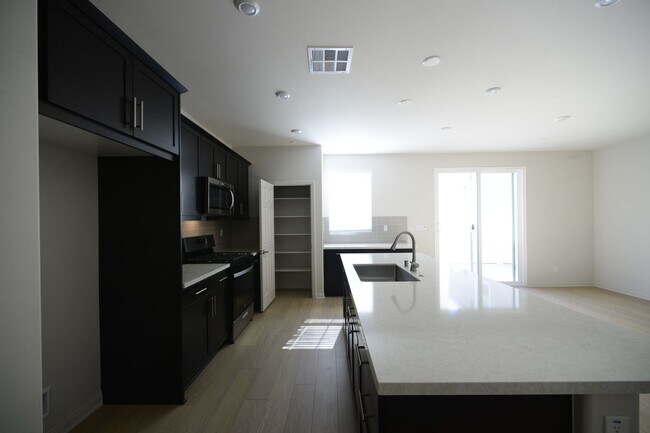 Foto del edificio - 26596 Platte Rd