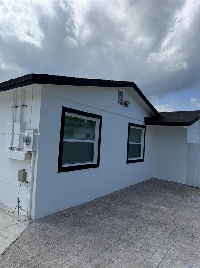 Building Photo - 25415 SW 128th Ave