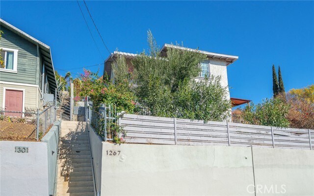 Building Photo - 1267 Isabel St