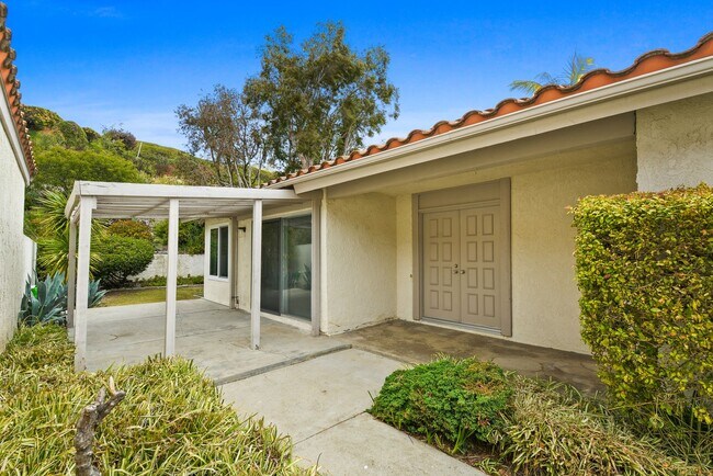 Foto del edificio - Beautiful Single-Level Detached Home in Villa Pacifica For Lease
