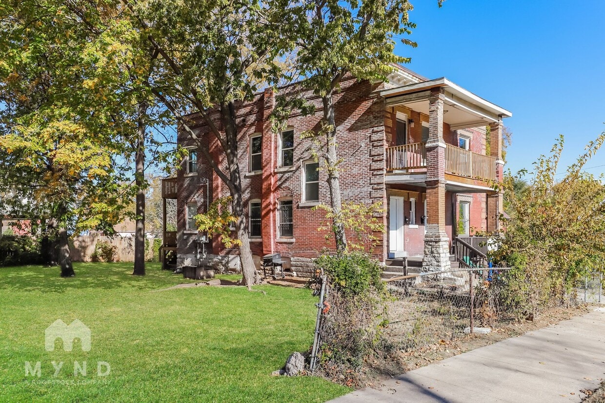 Primary Photo - 2018 E 30th St