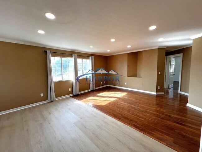 Building Photo - 8128 Devenir Ave