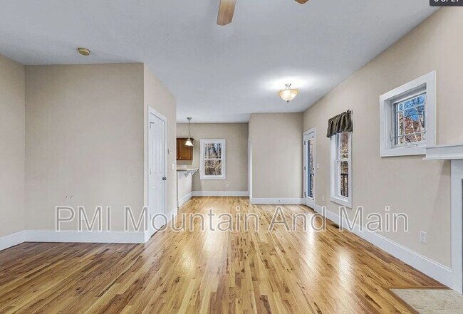 Building Photo - 20 Cross Pl