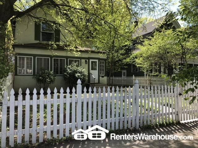 Building Photo - 4BR 2BA HOME IN UPTOWN AVAILABLE 10/4!