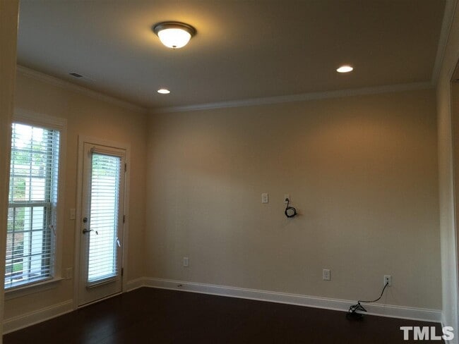 Building Photo - 321 Castle Rock Ln